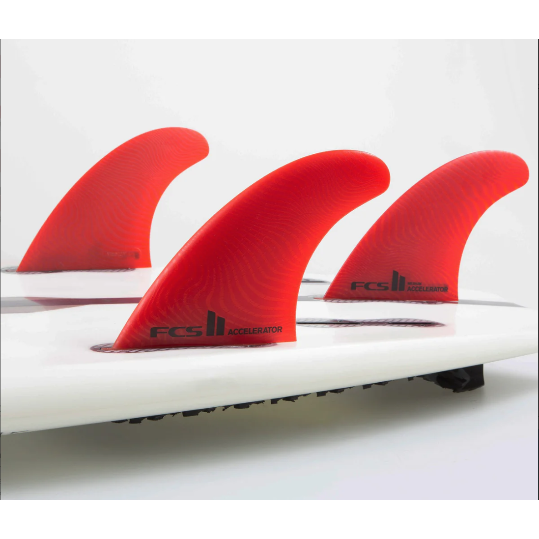 FCS Fins Accelerator Neo Glass Large Red Tri