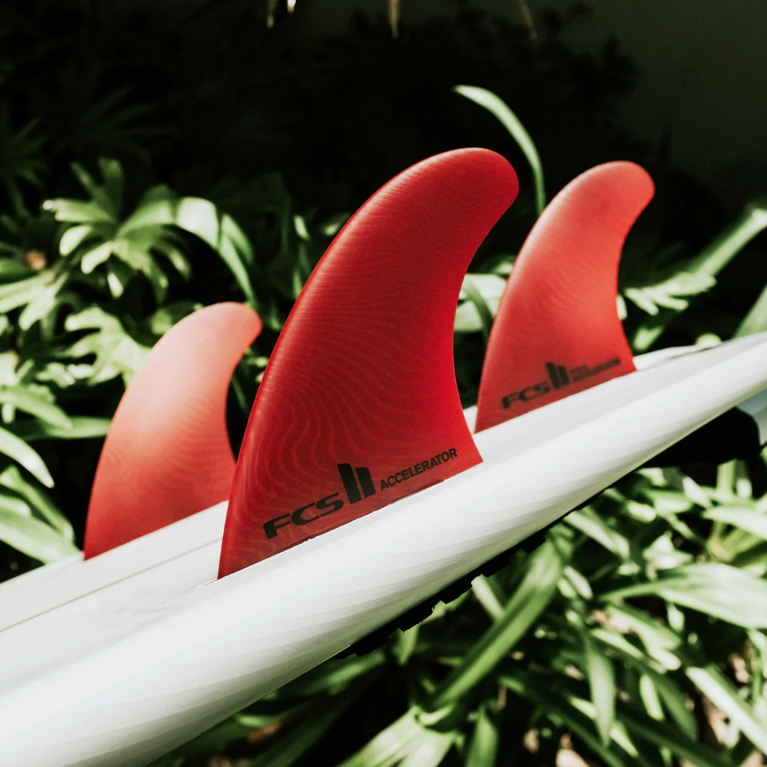 FCS Fins Accelerator Neo Glass Large Red Tri